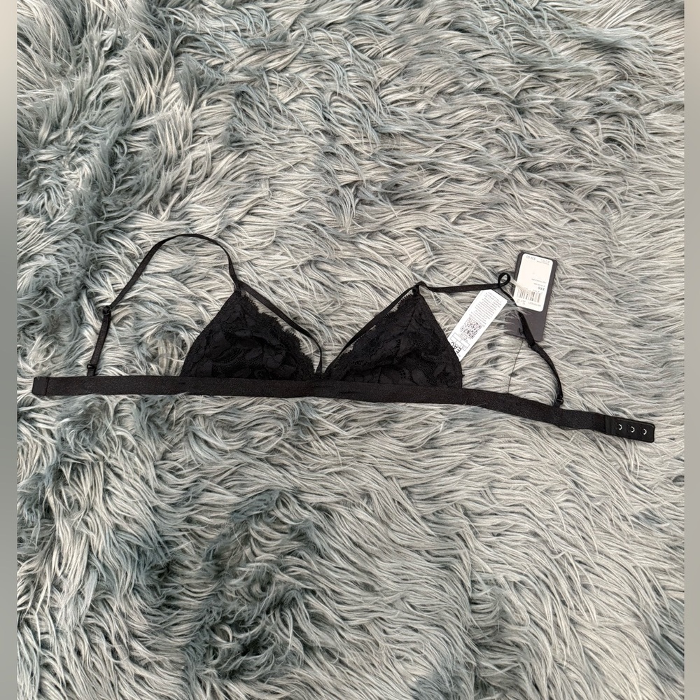 NEW GUESS Lace Bralette - Size XXS | Color: Black